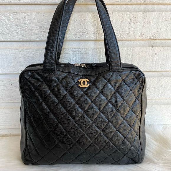 CHANEL Handbags - CHANEL Caviar Quilted Leather Shopper Zip Tote Vintage Black Leather